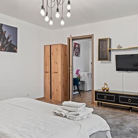 Garsoniera De Lux Si Eleganta Drumul Taberei Bucareste Exterior foto